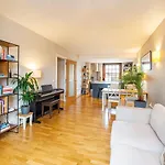 Peaceful Putney Apartment By Underthedoormat