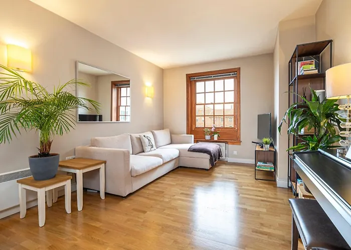 Peaceful Putney Apartment By Underthedoormat